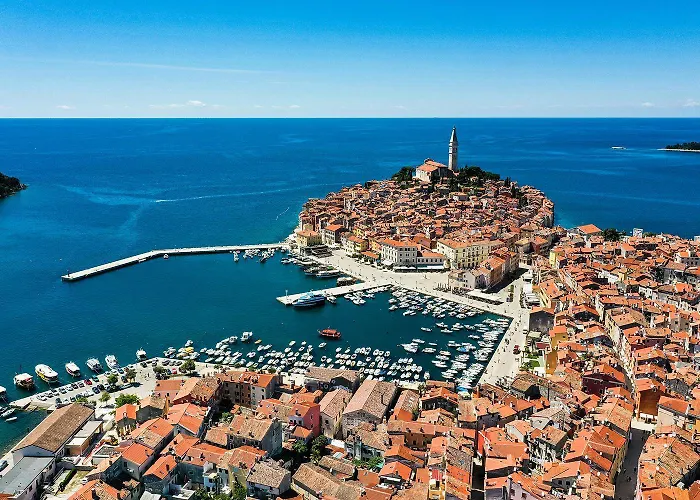 Atemberaubendes In Mit Einzigartigem Panorama Direkt Am Rovinj