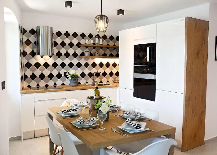 Daire Atemberaubendes In Mit Einzigartigem Panorama Direkt Am Rovinj