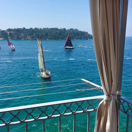 Atemberaubendes In Mit Einzigartigem Panorama Direkt Am Rovinj