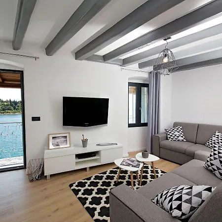 Apartman Atemberaubendes In Mit Einzigartigem Panorama Direkt Am