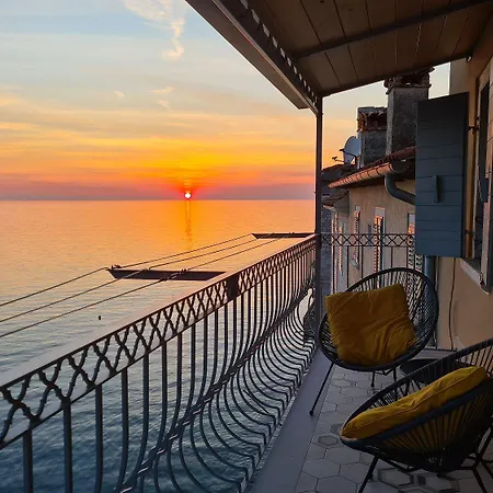 Atemberaubendes In Mit Einzigartigem Panorama Direkt Am Rovinj